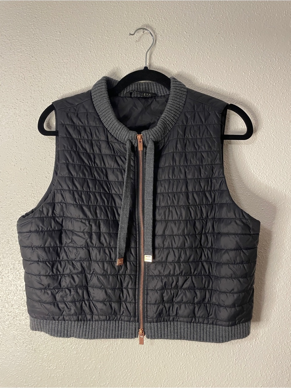 Athleta Tioga Vest Cropped Black Medium